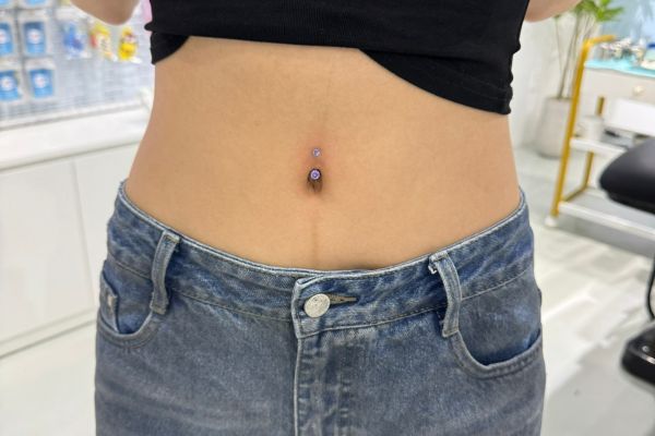 Sau khi xỏ rốn có đau không