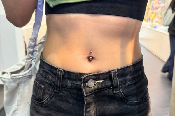 Sau khi xỏ rốn có đau không