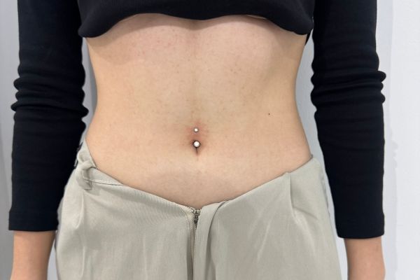 Tại sao xỏ khuyên rốn bị ngất xỉu?