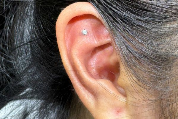 Tổng hợp ảnh bạn nữ xỏ sụn tại TinyBox - 8/2024