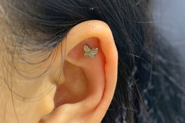 Tổng hợp ảnh bạn nữ xỏ sụn tại TinyBox - 8/2024