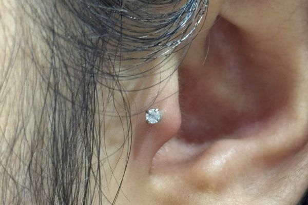 Tổng hợp ảnh bạn nữ xỏ sụn tại TinyBox - 8/2024