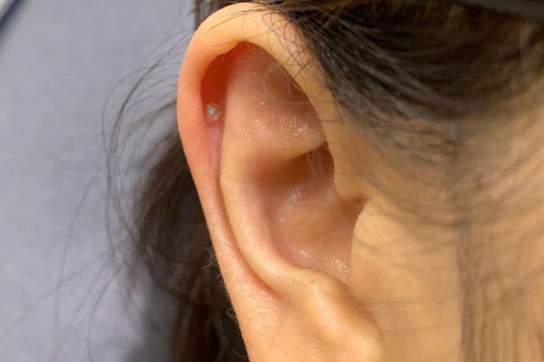 Tổng hợp ảnh bạn nữ xỏ sụn tại TinyBox - 8/2024