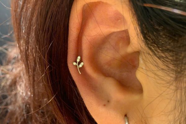 Tổng hợp ảnh bạn nữ xỏ sụn tại TinyBox - 8/2024