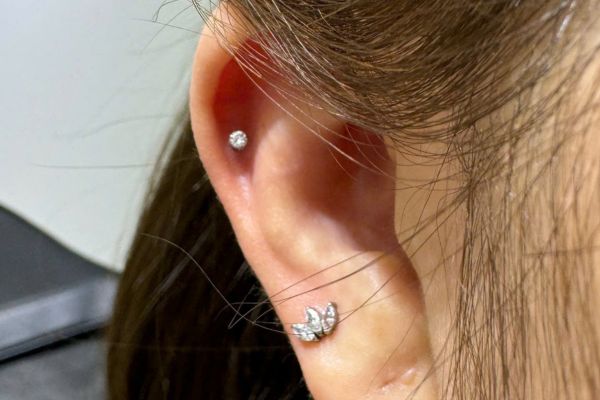 Tổng hợp ảnh bạn nữ xỏ sụn tại TinyBox - 8/2024