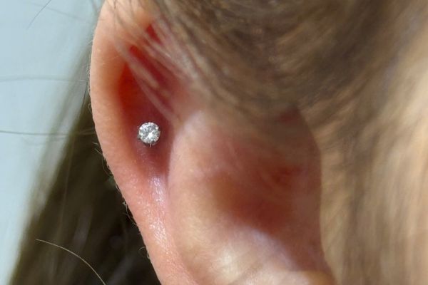 Tổng hợp ảnh bạn nữ xỏ sụn tại TinyBox - 8/2024