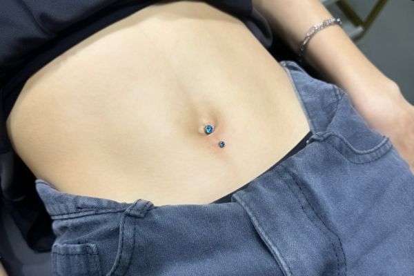 Tổng hợp ảnh xỏ khuyên rốn của bạn nữ tại TinyBox 6/2024