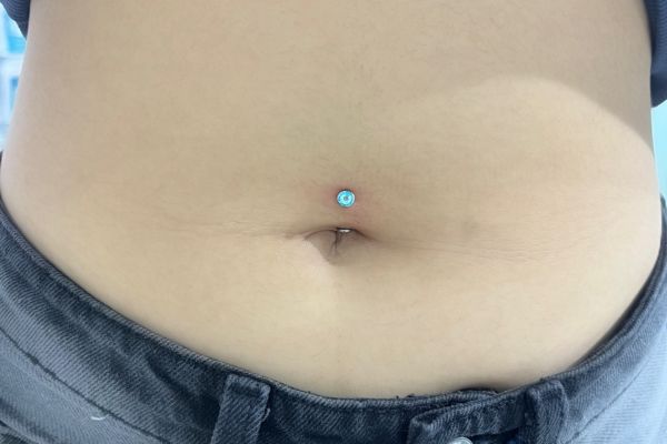 Tổng hợp ảnh xỏ khuyên rốn của bạn nữ tại TinyBox 6/2024