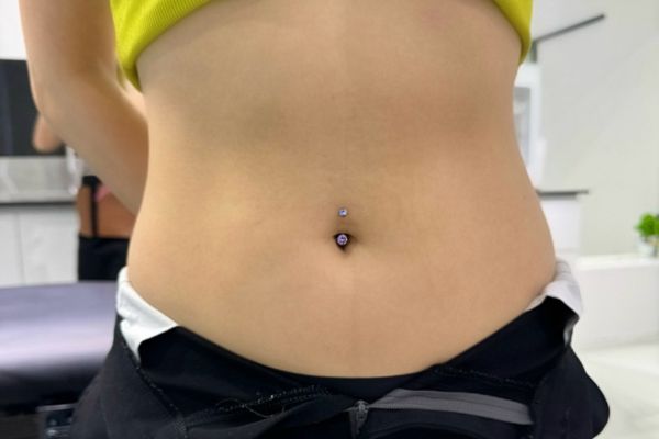 Tổng hợp ảnh xỏ khuyên rốn của bạn nữ tại TinyBox 6/2024