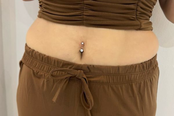 Tổng hợp ảnh xỏ khuyên rốn của bạn nữ tại TinyBox 6/2024