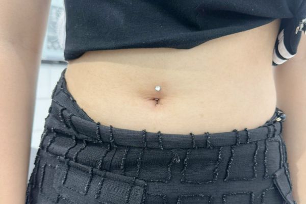 Tổng hợp ảnh xỏ khuyên rốn của bạn nữ tại TinyBox 6/2024