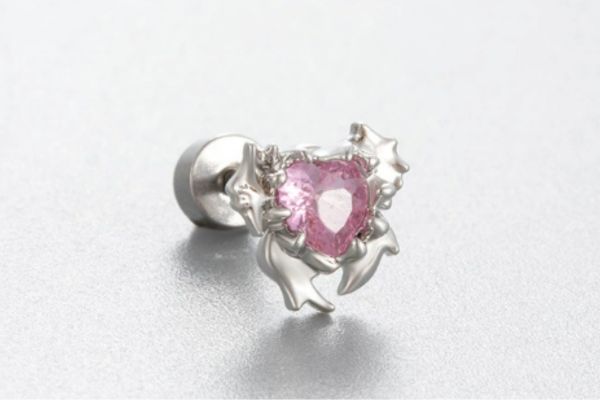 Hoa tai trái tim đá hồng dễ thương