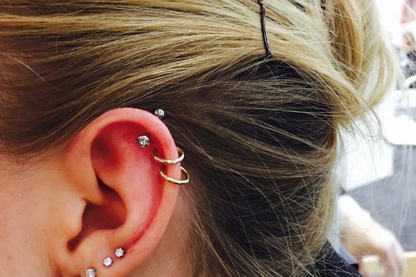 6 lí do thường gặp làm bạn bị bump lỗ xỏ