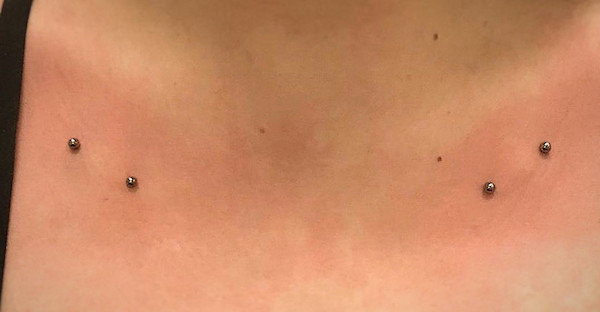 vị trí xỏ khuyên độc lạ - xỏ khuyên xương quai xanh