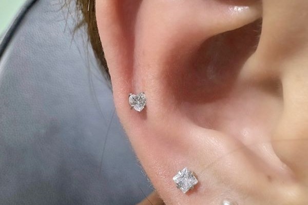 xỏ khuyên sụn tai cho các bạn nữ - Ảnh 2/2024
