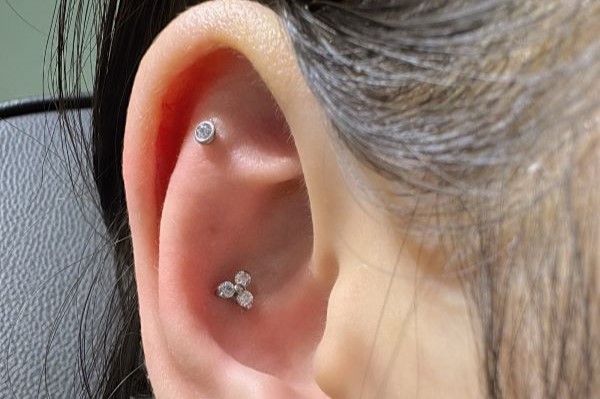 xỏ khuyên sụn tai cho các bạn nữ - Ảnh 2/2024
