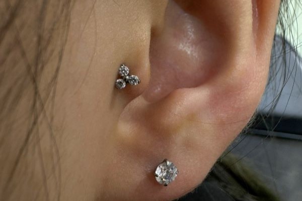 xỏ khuyên sụn tai cho các bạn nữ - Ảnh 2/2024