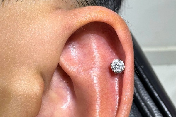 Ảnh vị trí xỏ khuyên tai được nam giới yêu thích nhất 3/2024