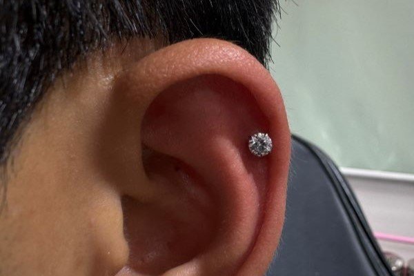 Ảnh vị trí xỏ khuyên tai được nam giới yêu thích nhất 3/2024