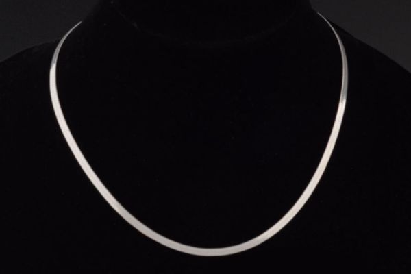 Vòng cổ Clash màu bạc