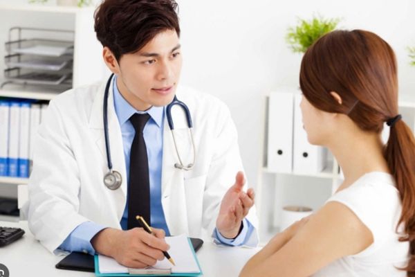 Xỏ chân mày bị bầm tím có sao không? Cách xử lý tại nhà an toàn