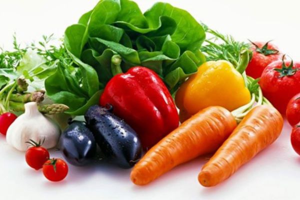 Xỏ khuyên ăn rau muống bị sẹo lồi không