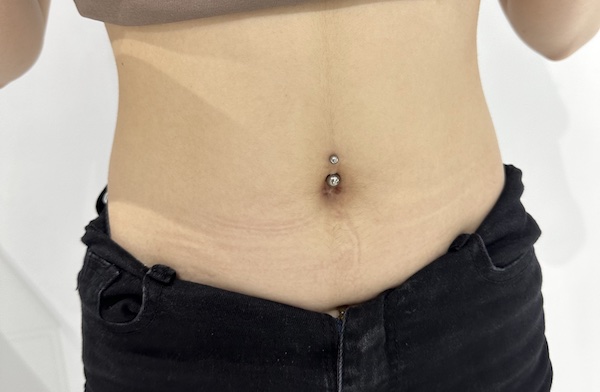 xỏ khuyên bụng tại thế giới xỏ khuyên tinybox