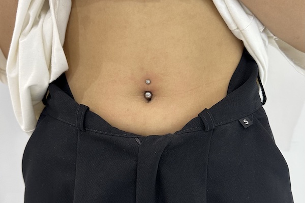 xỏ khuyên bụng tại thế giới xỏ khuyên tinybox