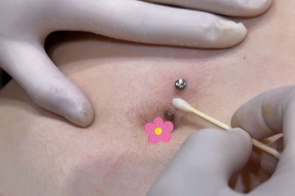 Xỏ khuyên chơi thể thao được không?