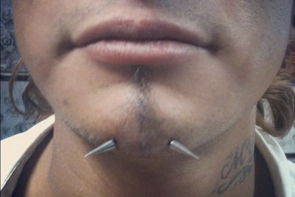 Top 3+ vị trí xỏ khuyên dưới cằm cá tính