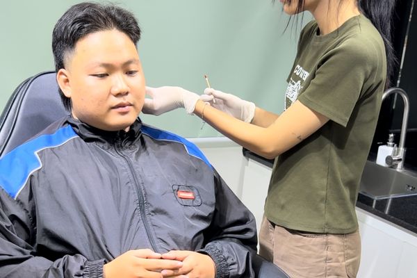 Xỏ khuyên kiêng đồ nếp bao lâu - tinybox xỏ khuyên