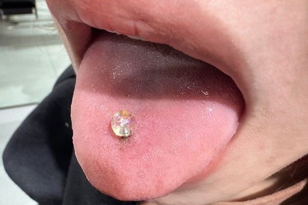 xỏ khuyên lưỡi đẹp