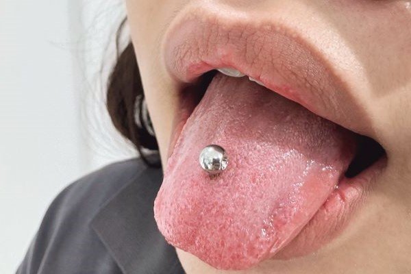 xỏ khuyên lưỡi đẹp