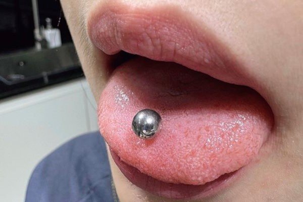 xỏ khuyên lưỡi đẹp