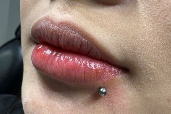 xỏ khuyên môi đẹp
