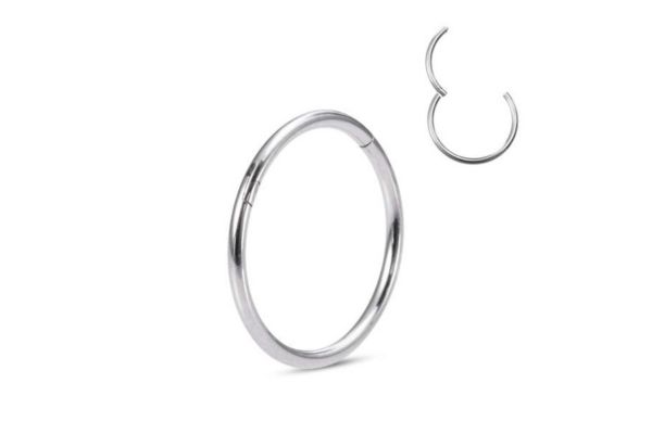 xỏ khuyên môi có tháo được không?