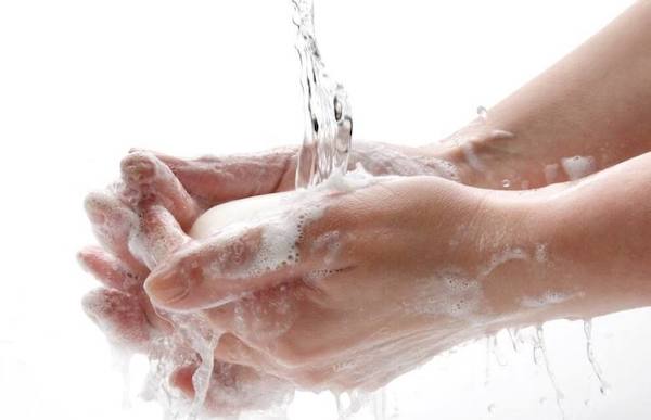 xỏ khuyên môi có tháo được không?