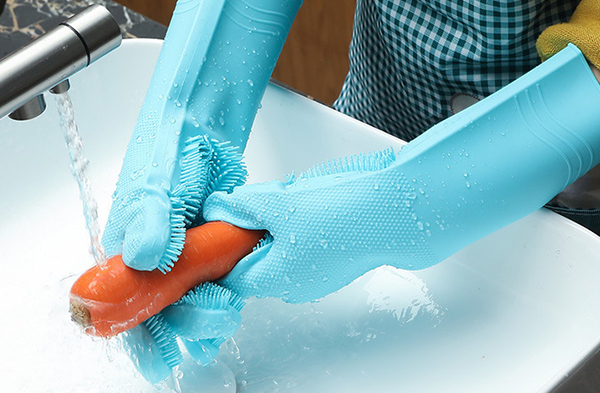 Xỏ khuyên ngón tay có rửa chén được không