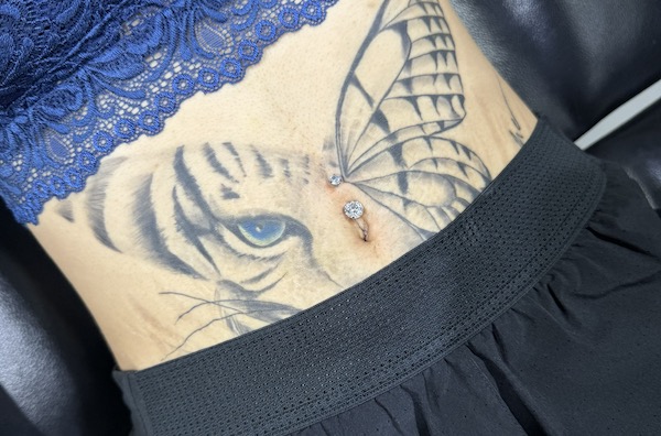 Xỏ khuyên rốn đẹp