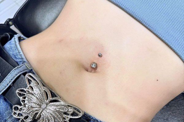 Xỏ khuyên rốn đẹp