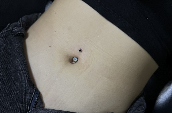 Xỏ khuyên rốn đẹp
