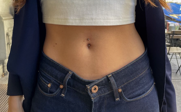 Xỏ khuyên rốn nên ăn mặc như thế nào