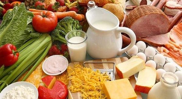 Xỏ khuyên rốn nên kiêng ăn bao lâu