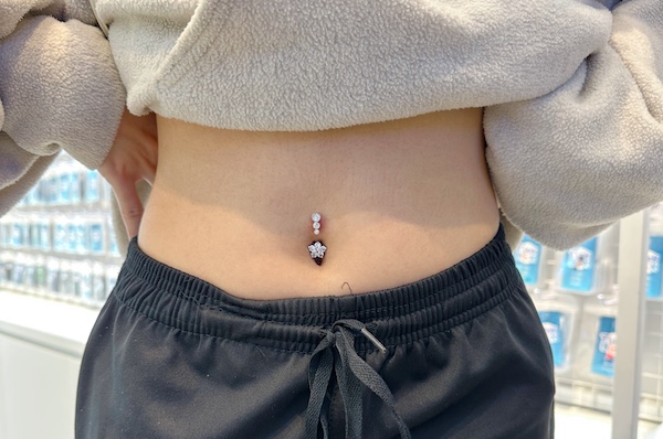 Xỏ khuyên rốn nên kiêng ăn bao lâu