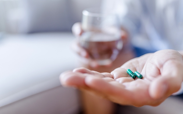 Xỏ khuyên rốn nên kiêng ăn bao lâu?