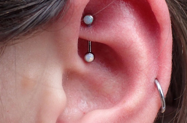 Xỏ khuyên rook mix với vị trí nào đẹp?