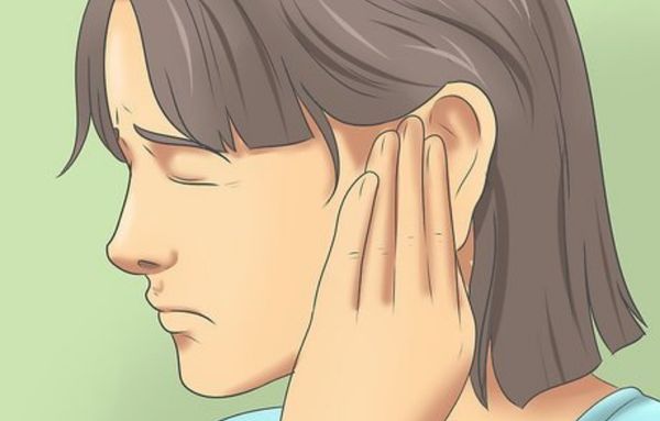 không cho tay chạm vào lỗ xỏ