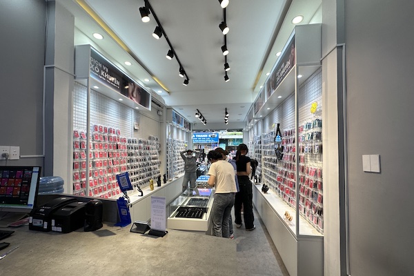 Lỗ tai không xỏ khuyên xấu hay đẹp?