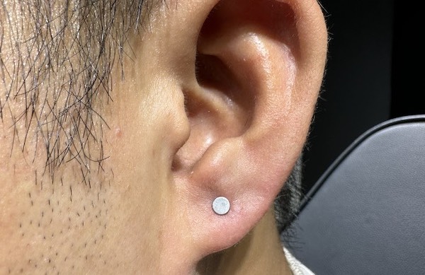 xỏ khuyên tai nam vị trí Lobe cá tính