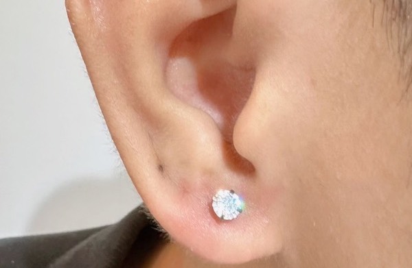 xỏ khuyên tai nam vị trí Lobe cá tính